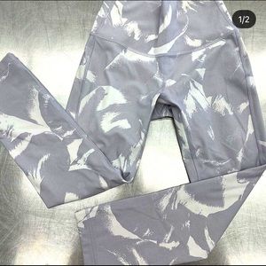 Lululemon leggings size 2 EUC